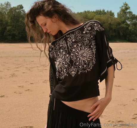 solo fans suaves hermosa desnuda imagen