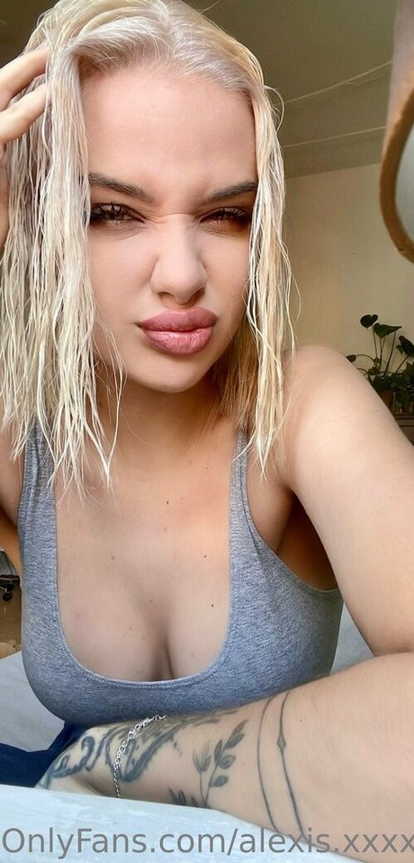 alexis xxxx actriz atractiva fotos