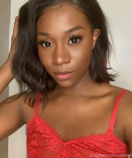 Vanniall estrella porno en alta definición foto