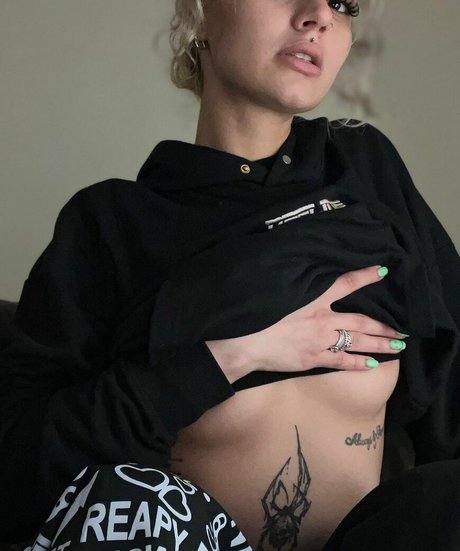 axalrnaed actriz libre galería