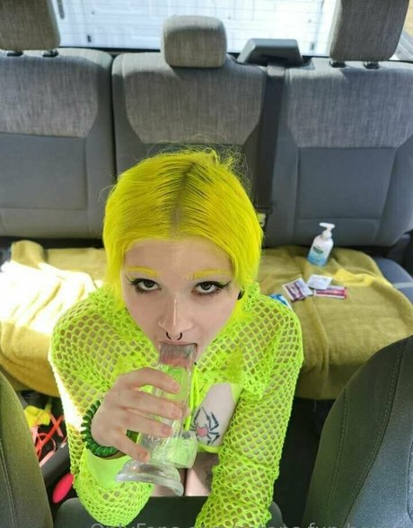 satans fun house hermosa actriz imagen