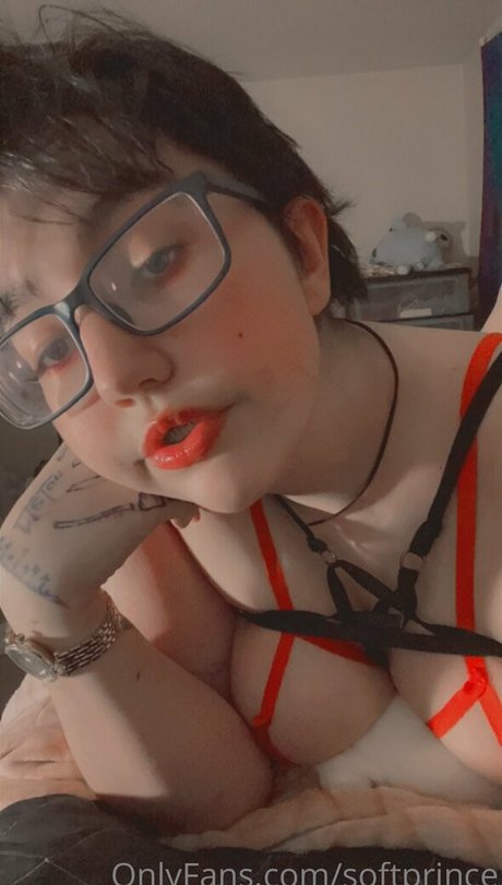 softprince estrella desnuda galería