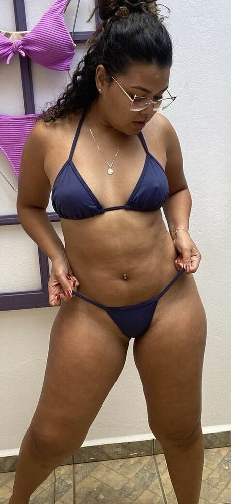 Gabi Anuel estrella erótica imágenes