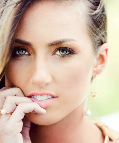 Taylor Altom estrella fotos