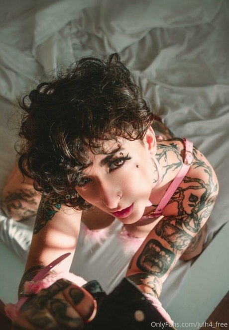 julh4 free actriz de desnudos galerías