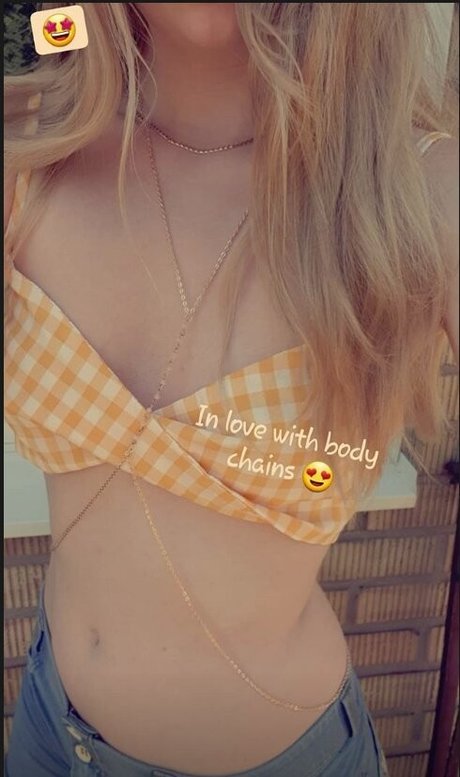 Purrluna estrella desnuda galerías