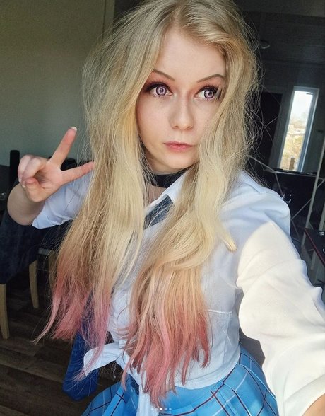 Purrluna hermosa actriz fotos