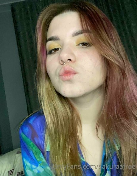 sakuraafree modelo de alta calidad galería