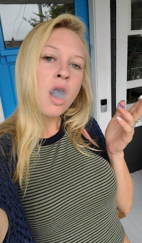 smokingprincessof estrella porno bonita archivo