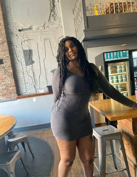 bigbootytechnerd modelo exclusivo fotos