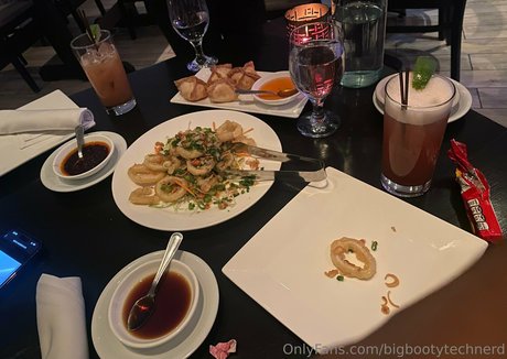 bigbootytechnerd modelo sexy galerías