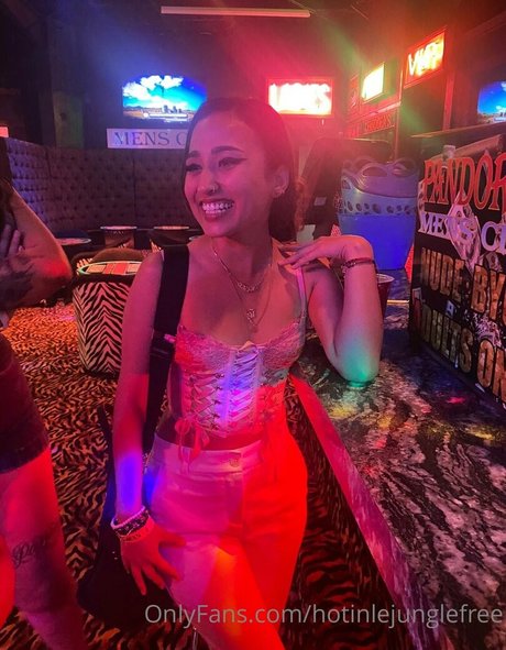 hotinlejunglefree estrella porno sexy foto