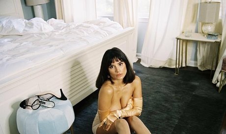 Diane Guerrero estrella porno de arte fotos