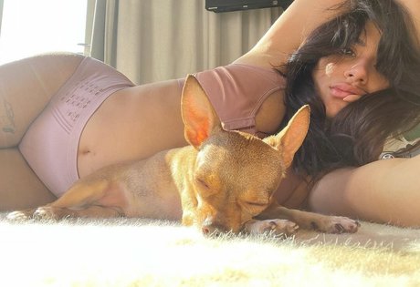 Diane Guerrero actriz porno foto