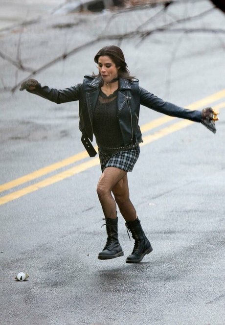 Diane Guerrero modelo caliente recopilación