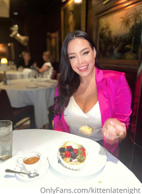 kittenlatenight estrella porno hd galerías