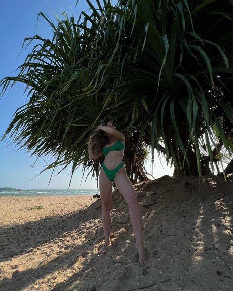 Effy Palarya hermosa actriz imagen