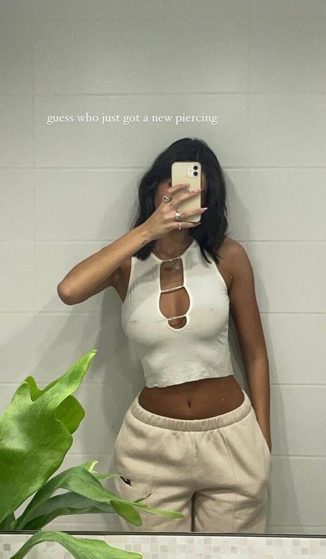 Liya Noga modelo desnudo imagen