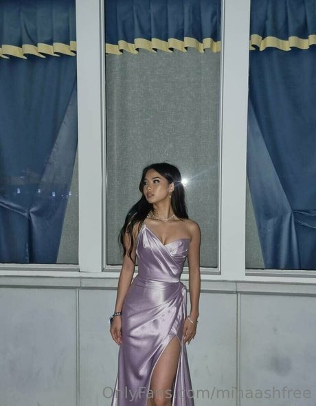 minaashfree modelo hermosa archivo