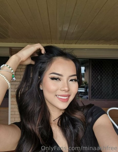 minaashfree actriz erótica galerías