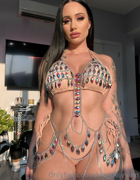 insanelyvain modelo de alta calidad galerías