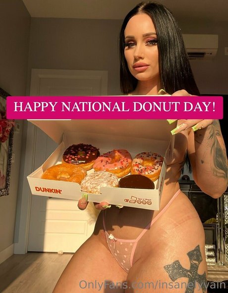 insanelyvain modelo superior imágenes