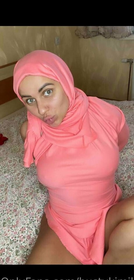 bustykimiko modelo desnudos galería