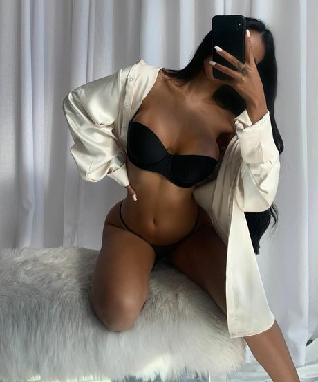 gold gypsy actriz erótica imágenes