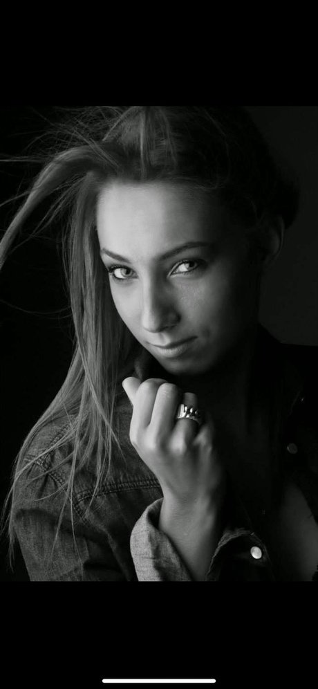 Sasha Pons sexo estrella porno foto