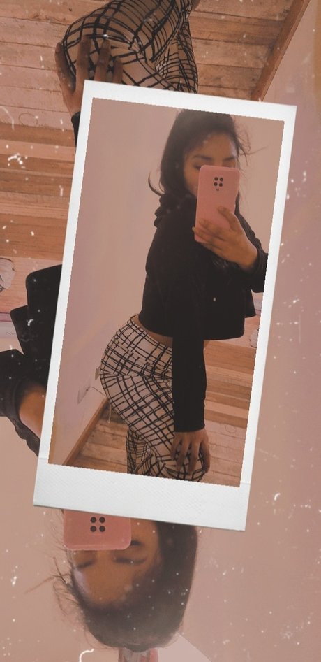 Samantha Robles Pantojaa modelo gratis galería