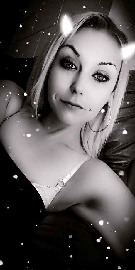 Sazzi_ estrella porno perfecta archivo