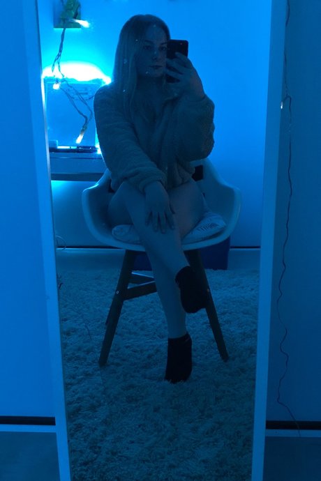 Satu Sirvi_ modelo atractivo recopilación