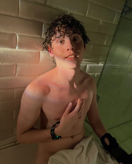 Yonicagee modelo porno imágenes