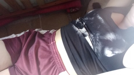 Yirez uwu modelo de arte galería