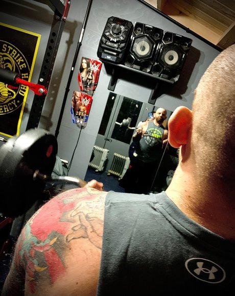 TheFitnessHutch estrella atractiva galerías