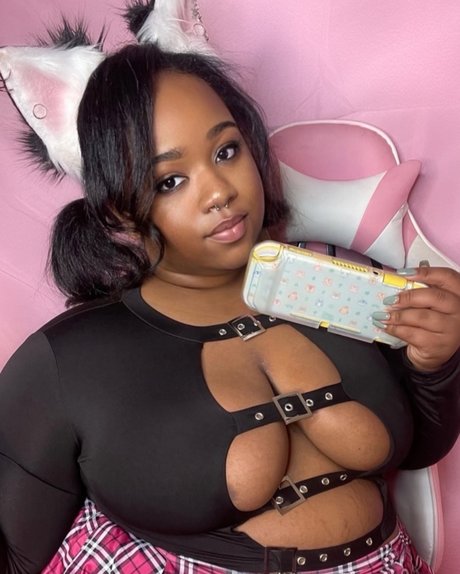 Nyka Chance modelo gratis galería