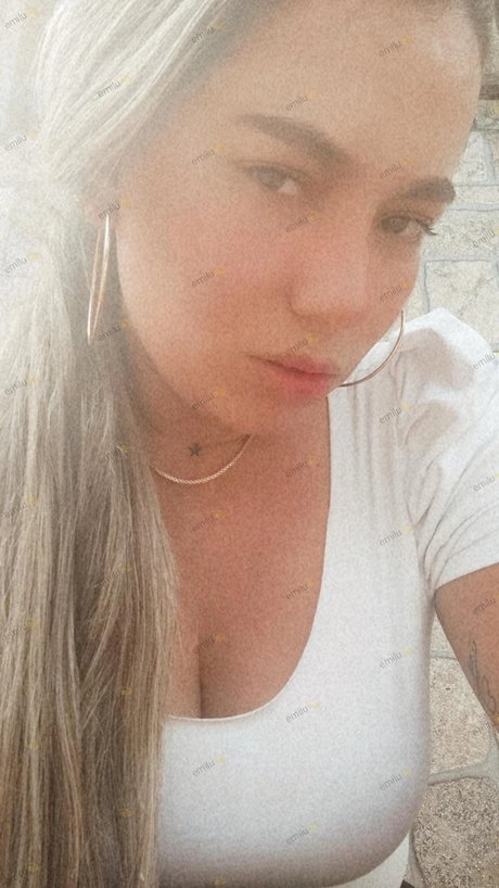 Caramelo 19 desnudos de modelos imágenes