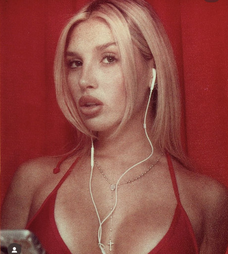 onlyfans de lesbianas adolescentes desnudos eróticos imágenes