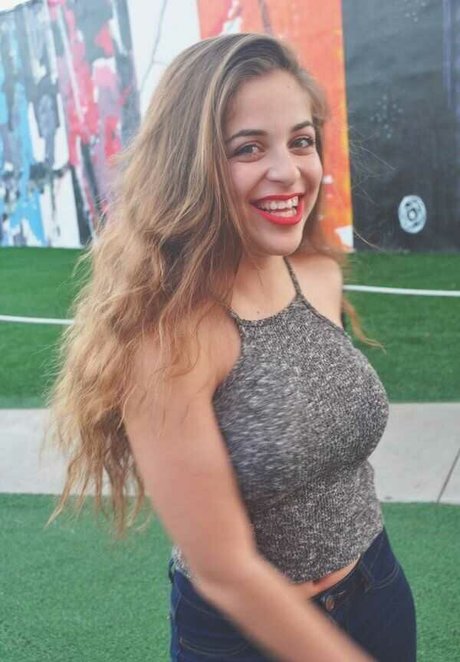 Baby Ariel modelo desnudo recopilación