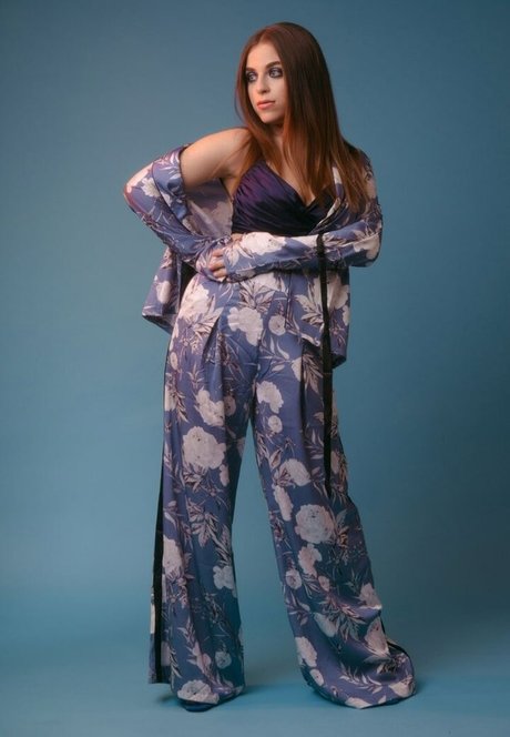 Baby Ariel modelo caliente fotos