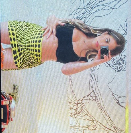 Baby Ariel estrella porno perfecta imágenes