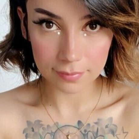 Jessyasuan modelo de alta definición foto