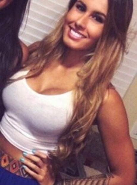 Khalyla Kuhn sexo modelo imágenes