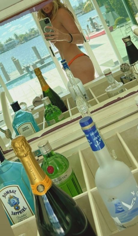 Adriane Galisteu modelo porno fotos