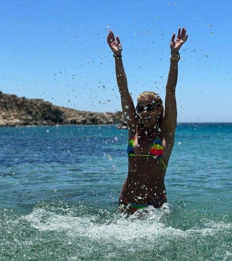 Adriane Galisteu estrella porno desnuda archivo