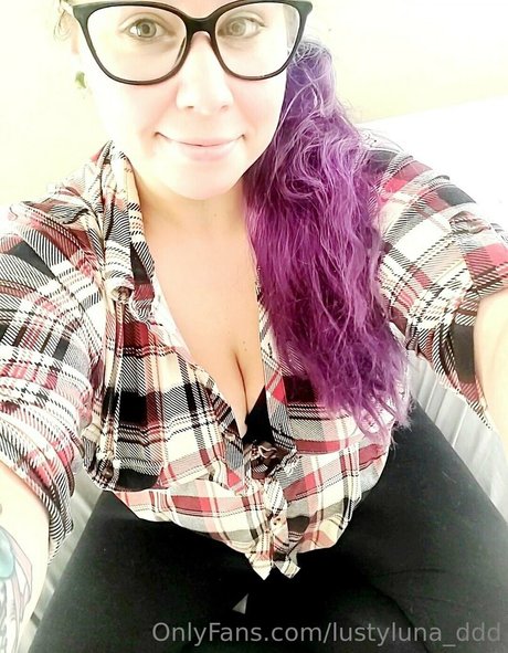 lustyluna ddd estrella caliente galerías