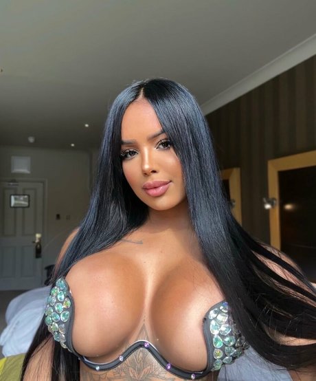 onlyfans de culos grandes y delgados arriba bonita imagen