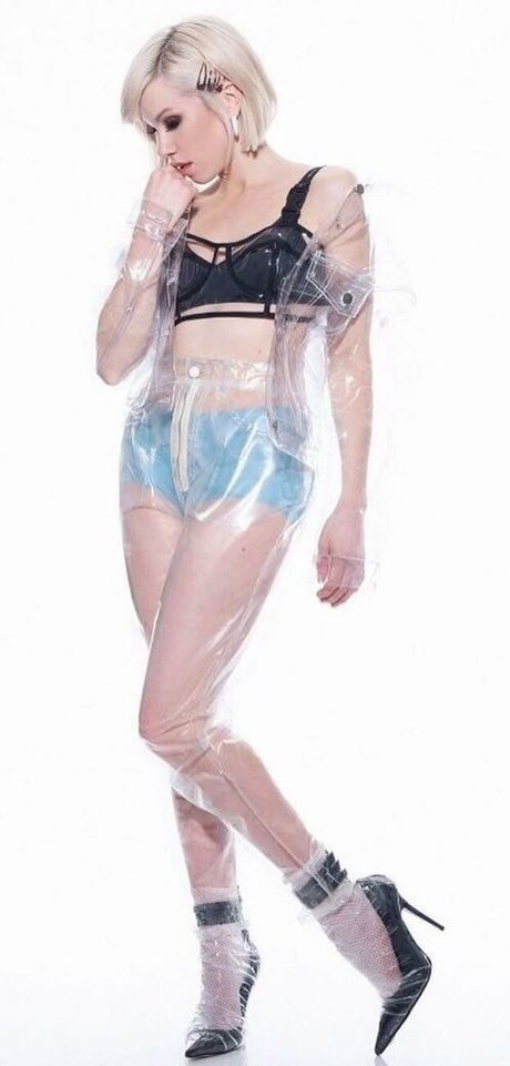 Carly Rae Jepsen modelo sexy imagen