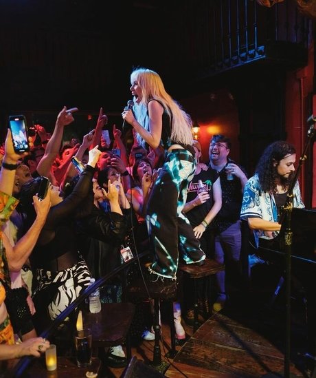 Carly Rae Jepsen estrella atractiva galería