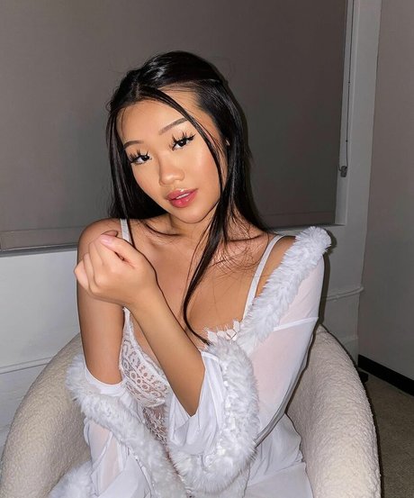 babeychar estrella erótica imágenes